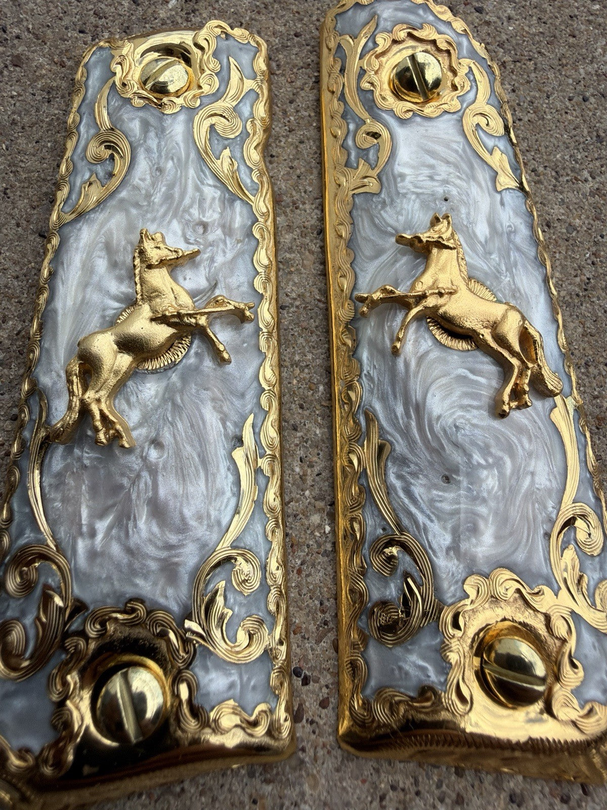 1911 45 38 Super Full Size Horse Gold Gun Pistol Grip Cachas & 24K Screws