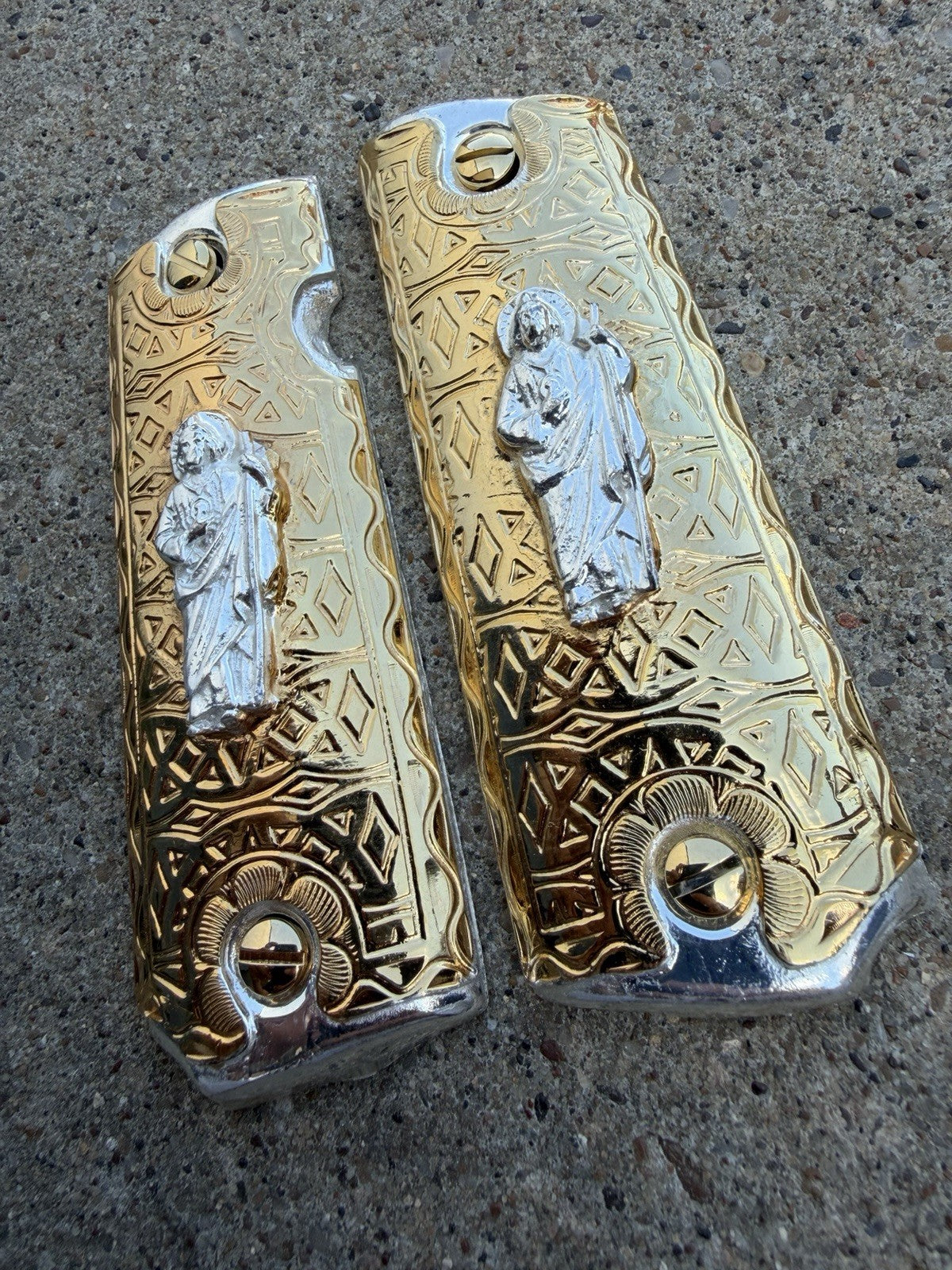 1911 45 38 Super Full Size San Judas Gold Gun Pistol Grip Cachas & 24K Screws