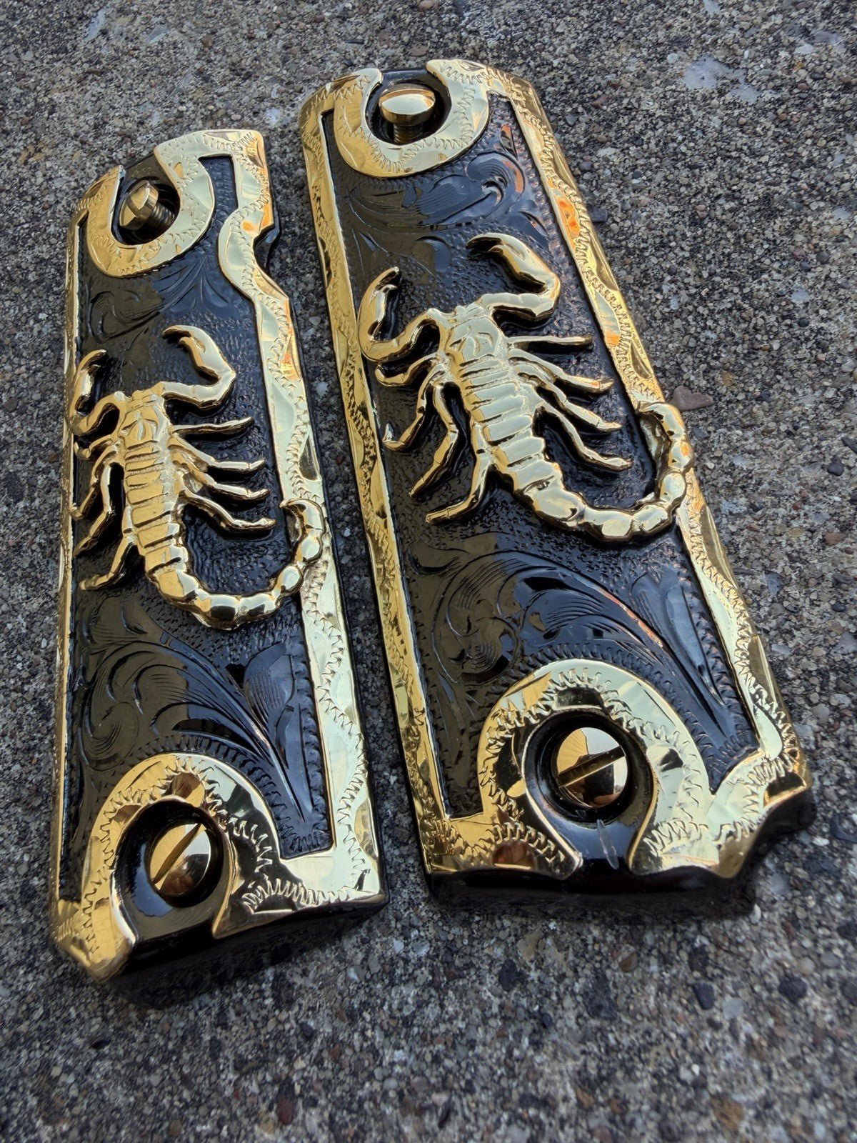 1911 45 38 Super Full Size Scorpion Gold Gun Pistol Grip Cachas & 24K Screws