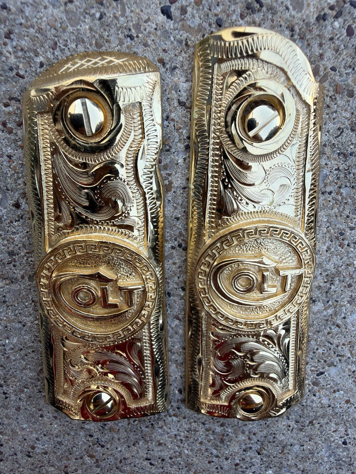 1911 45 38 Super Full Size Colt Gold Gun Pistol Grip Cachas Chapeado & 24K Screw
