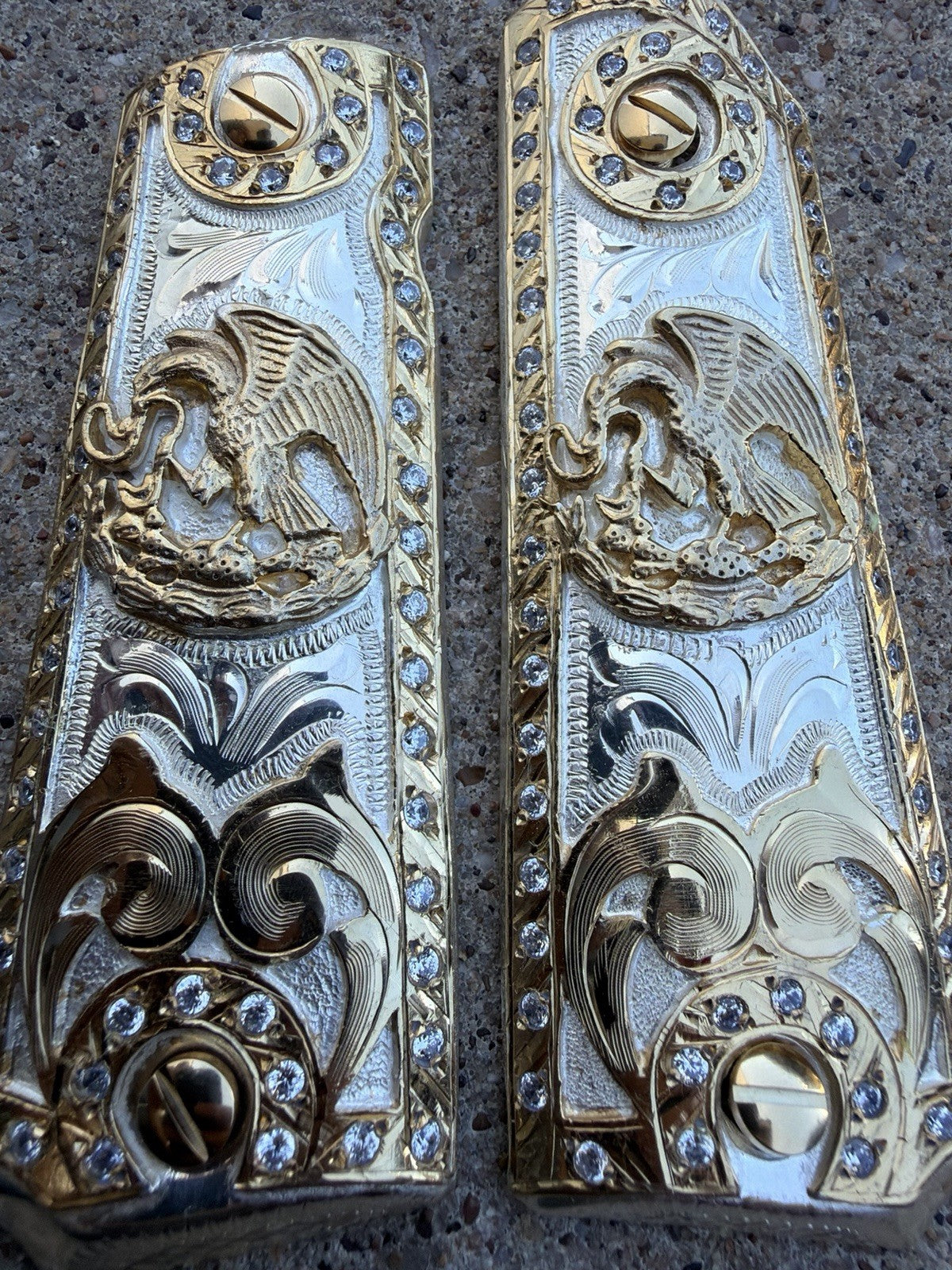 1911 ZIRCONIAS 45 38 SUPER MEXICAN EAGLE GOLD GUN PISTOL GRIP CACHAS & 24K SCREW