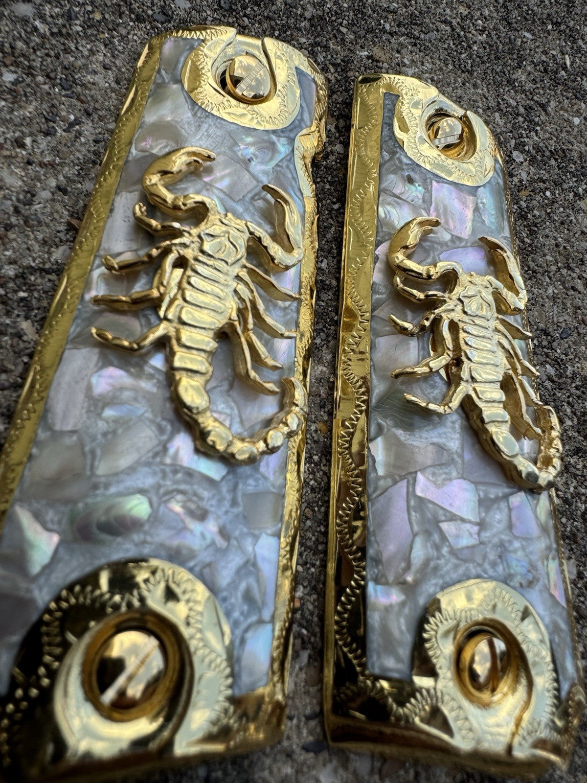 1911 45 38 Super Full Size Scorpion Gold Gun Pistol Grip Cachas & 24K Screws