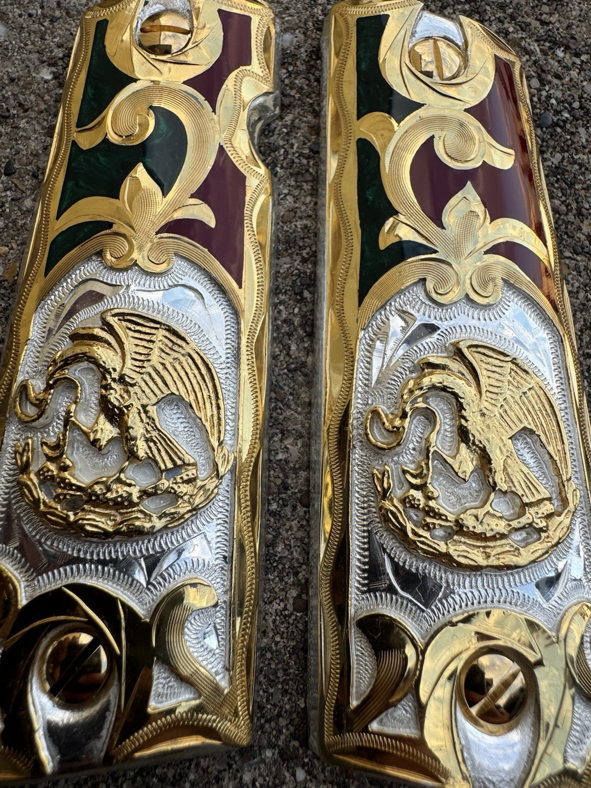 1911 45 38 Super Full Size Mexican Eagle Gold Gun Pistol Grip Cachas & 24K Screw