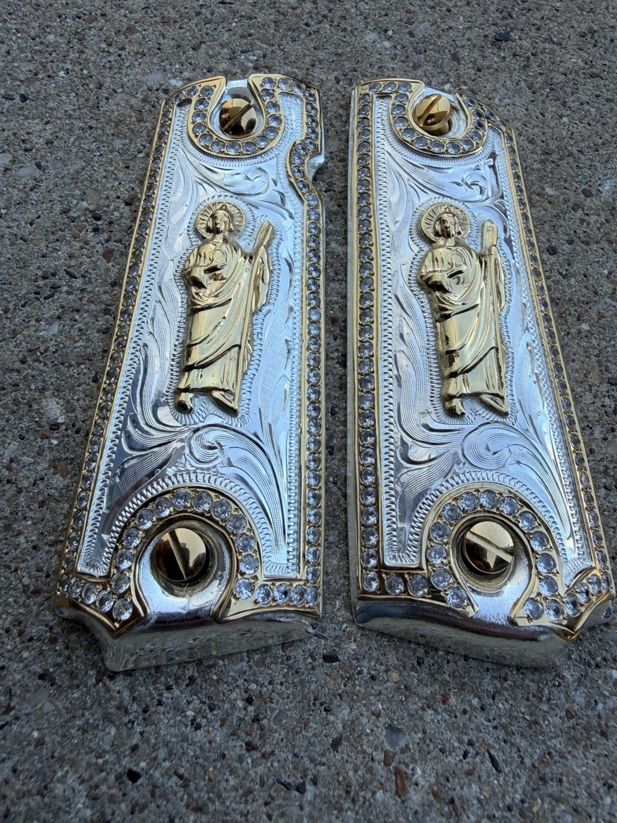 1911 ZIRCONIA 45 38 SUPER SAN JUDAS GOLD GUN PISTOL GRIP CACHAS & 24K SCREWS