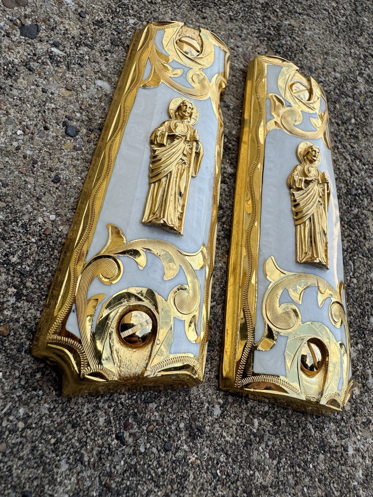 1911 45 38 Super Full Size San Judas Gold Gun Pistol Grip Cachas & 24K Screws