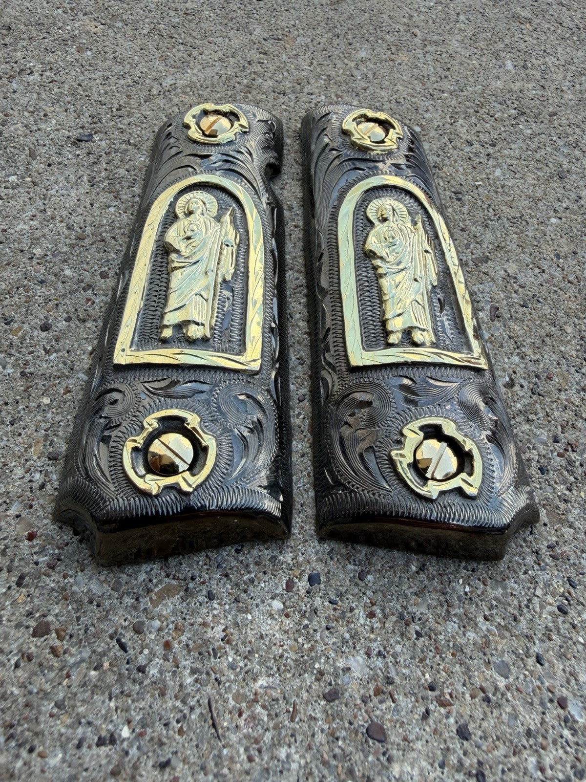 1911 45 38 Super Full Size San Judas Gold Gun Pistol Grip Cachas & 24K Screws