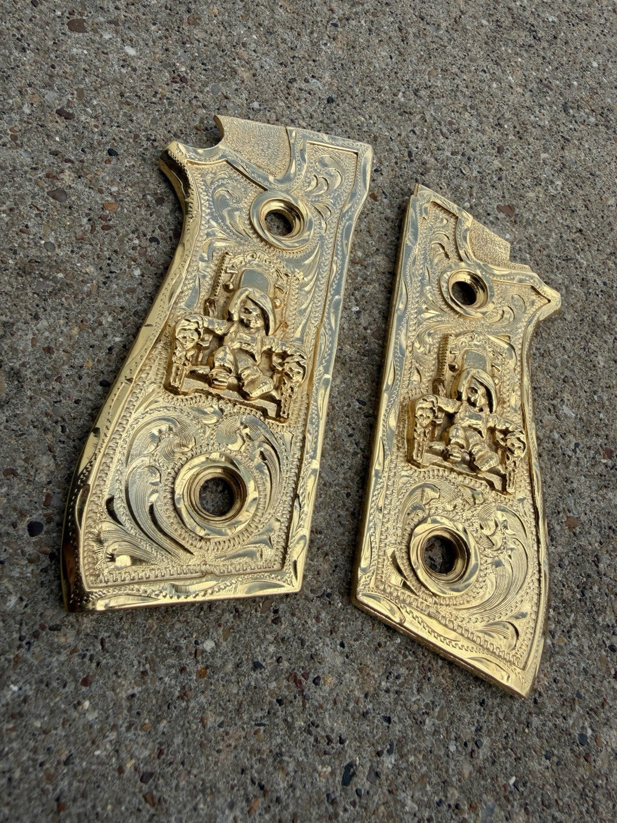 Taurus Pt92 Chucky Grips Cachas Gun Gold Plated