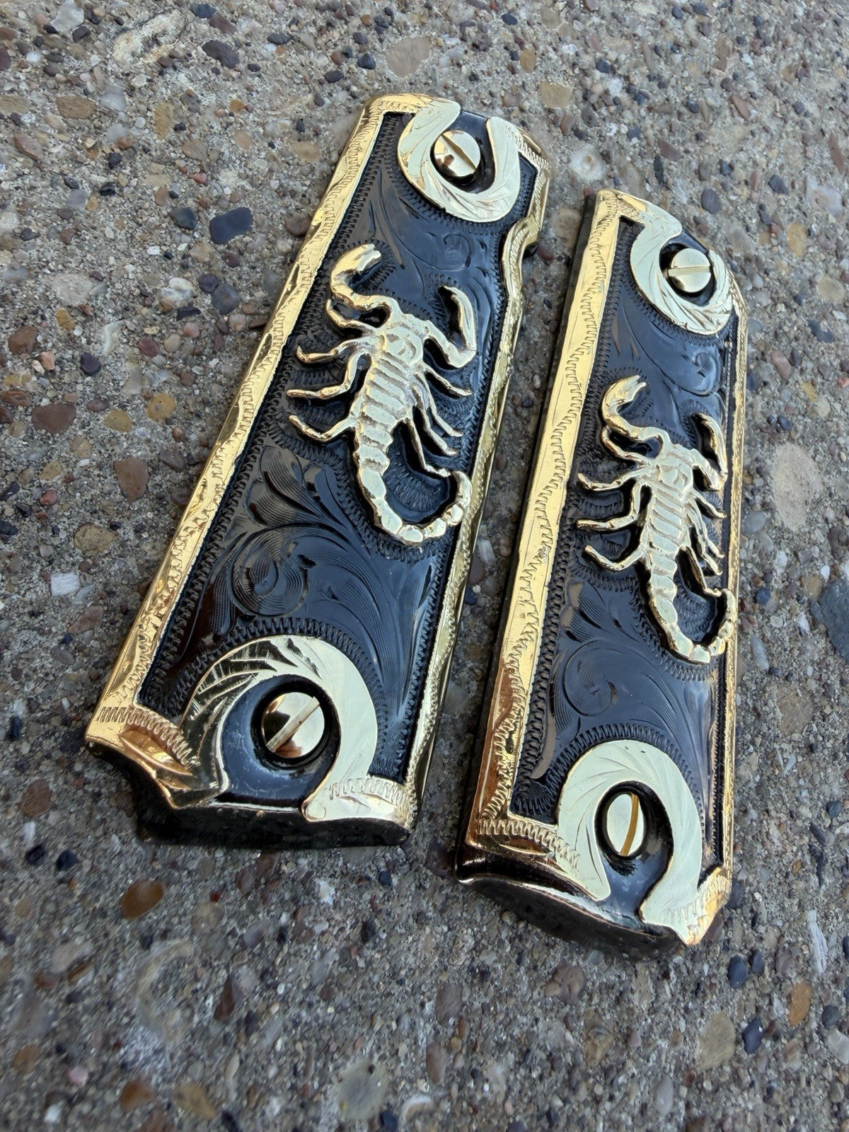 1911 45 38 Super Full Size Scorpion Gold Gun Pistol Grip Cachas & 24K Screws