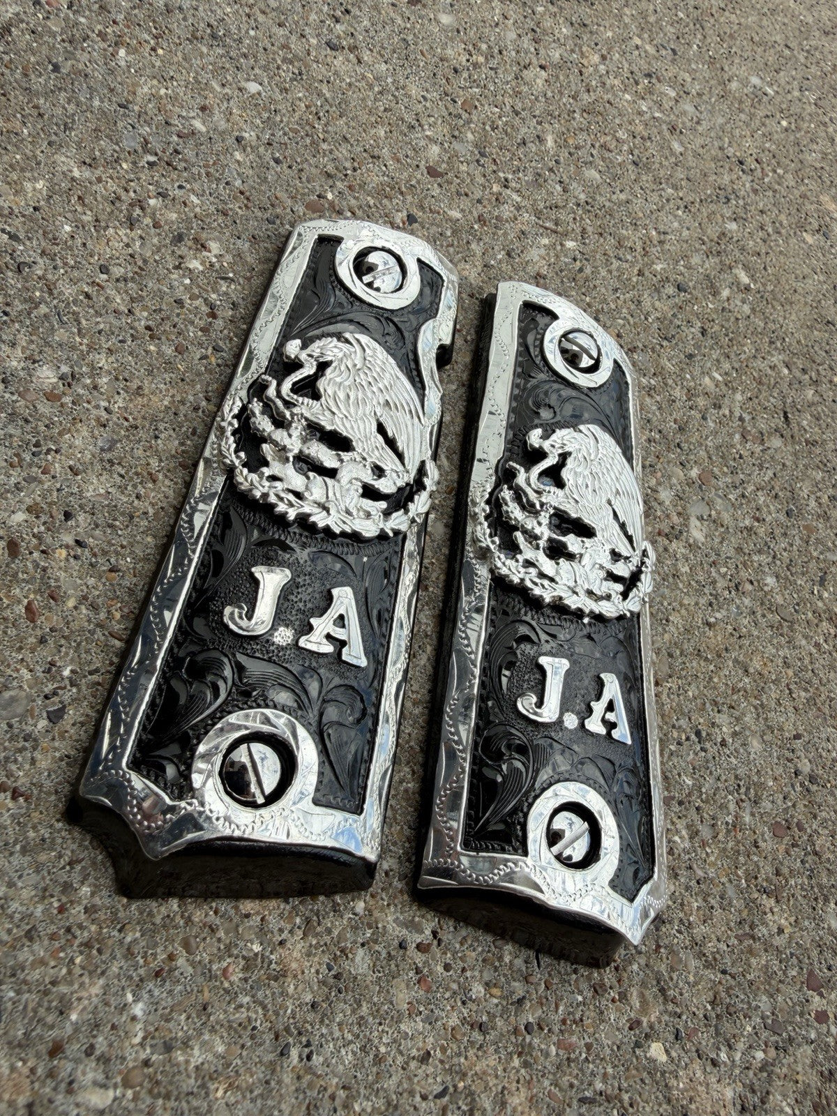 1911 45 38 Super Full Size Mexican Eagle "J.A" Gun Pistol Grip Cachas & Screws