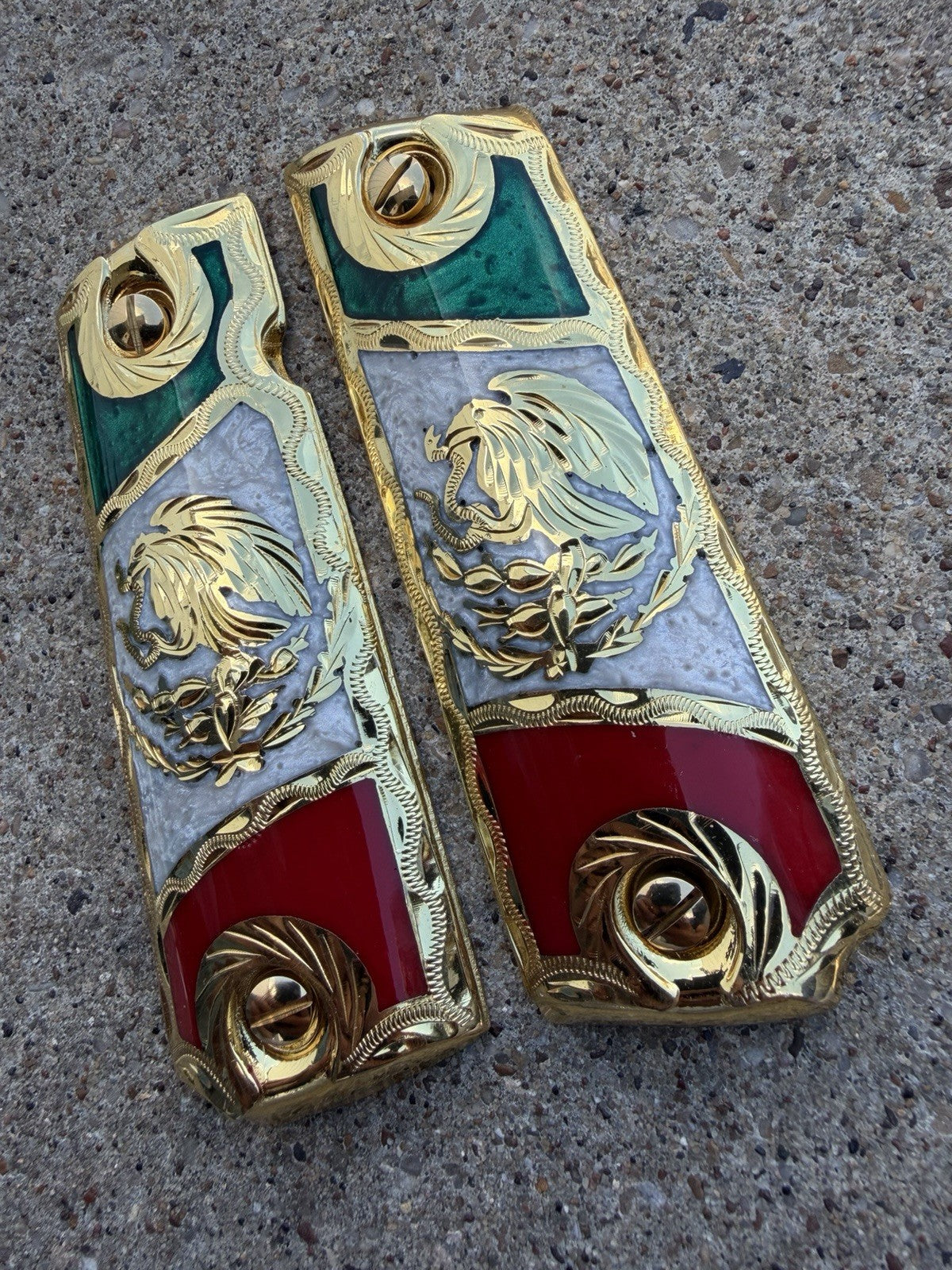 1911 45 38 Super Full Size Mexican Eagle Gold Gun Pistol Grip Cachas & 24K Screw