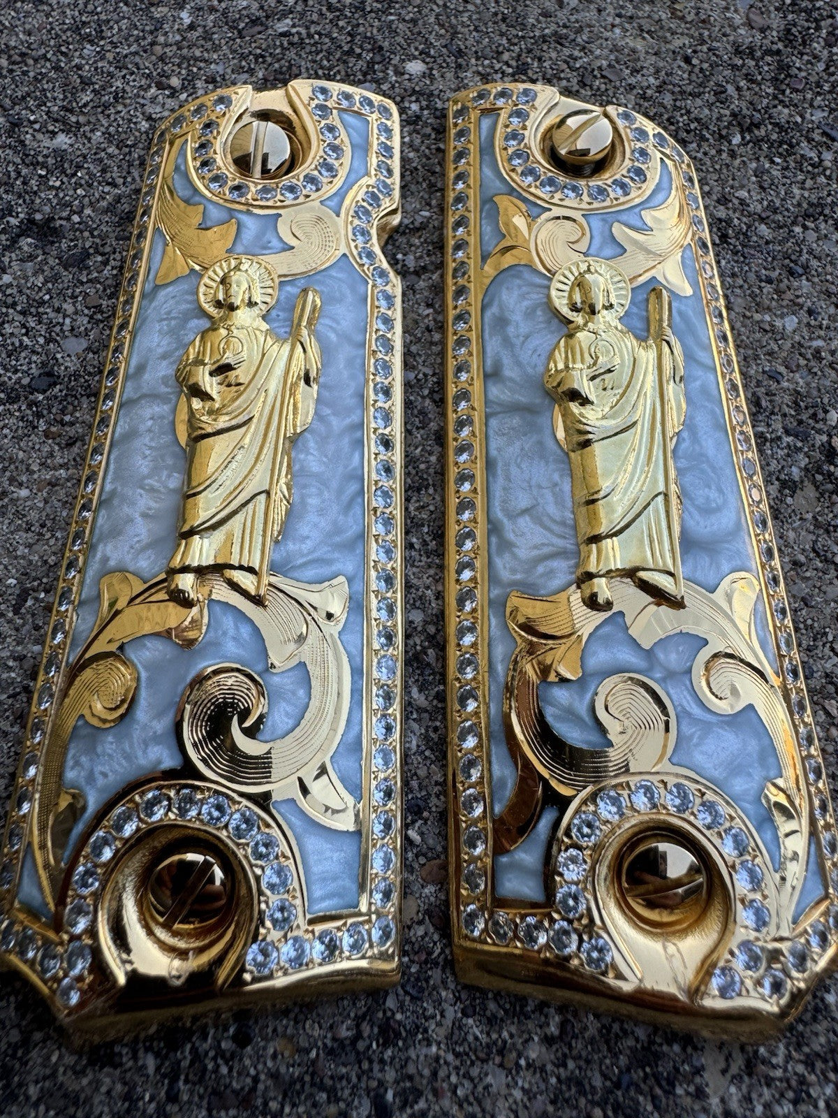 1911 ZIRCONIA 45 38 SUPER SAN JUDAS GOLD GUN PISTOL GRIP CACHAS & 24K SCREWS