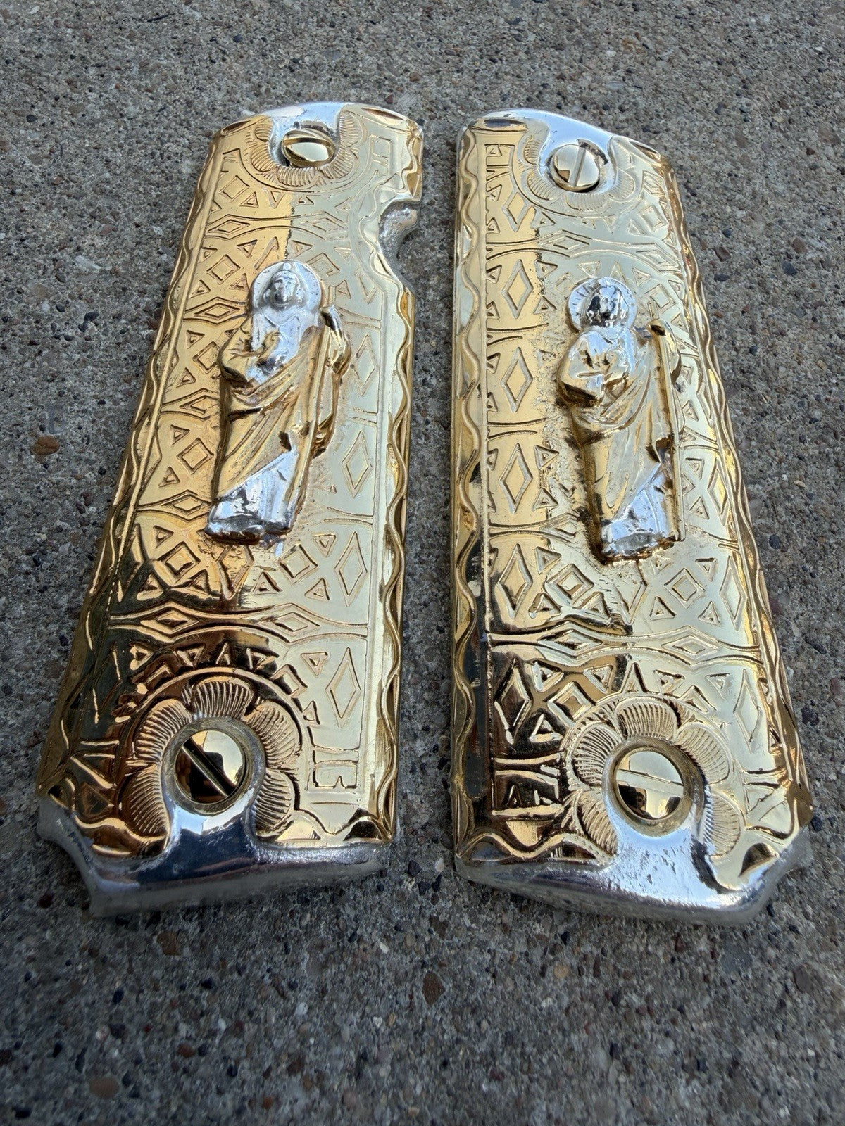 1911 45 38 Super Full Size San Judas Gold Gun Pistol Grip Cachas & 24K Screws