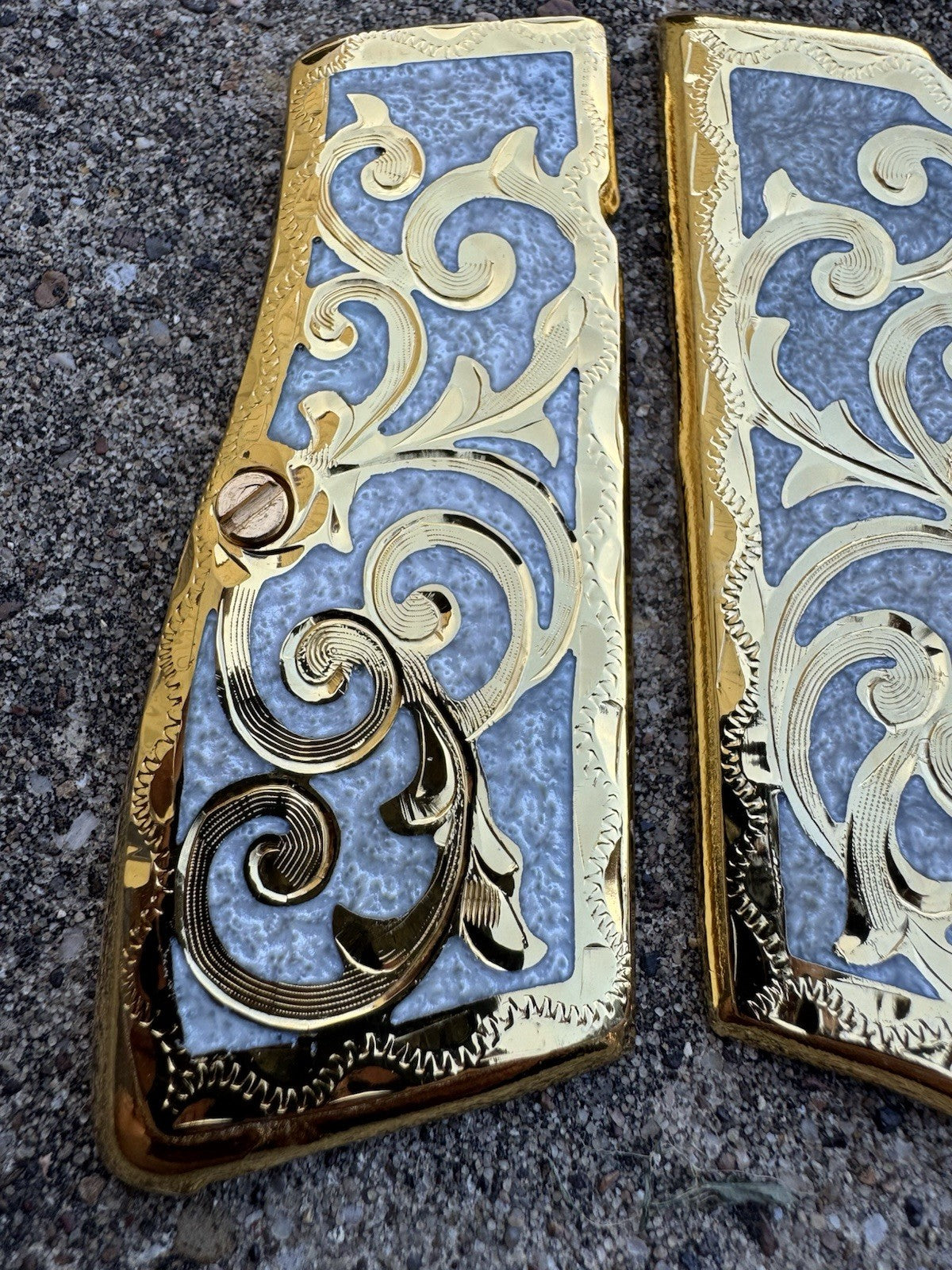 Browning Hi-Power 9mm Gold Gun Pistol Grip Cachas & 24k Screws