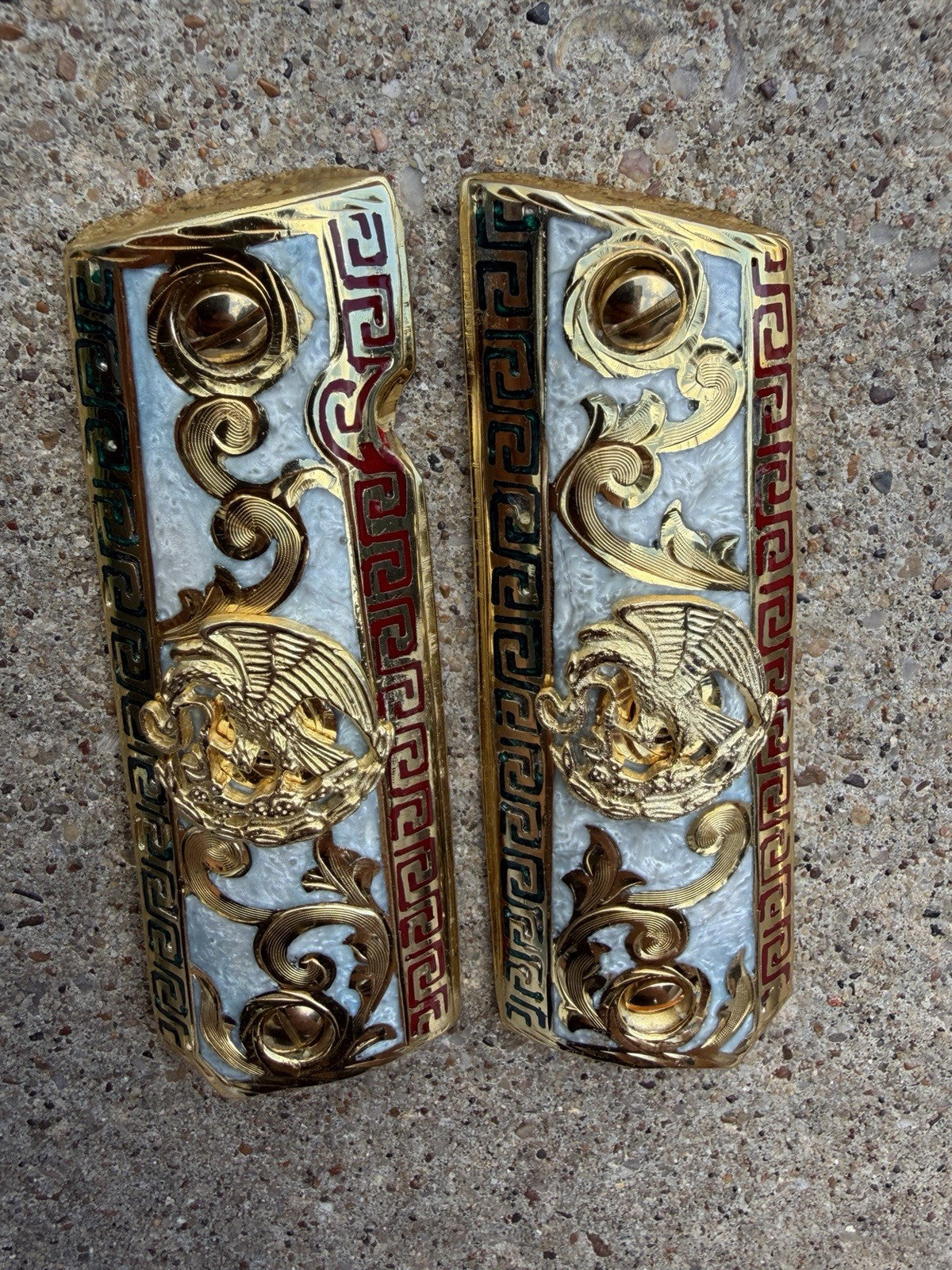 1911 45 38 Super Full Size Mexican Eagle Gold Gun Pistol Grip Cachas & 24K Screw