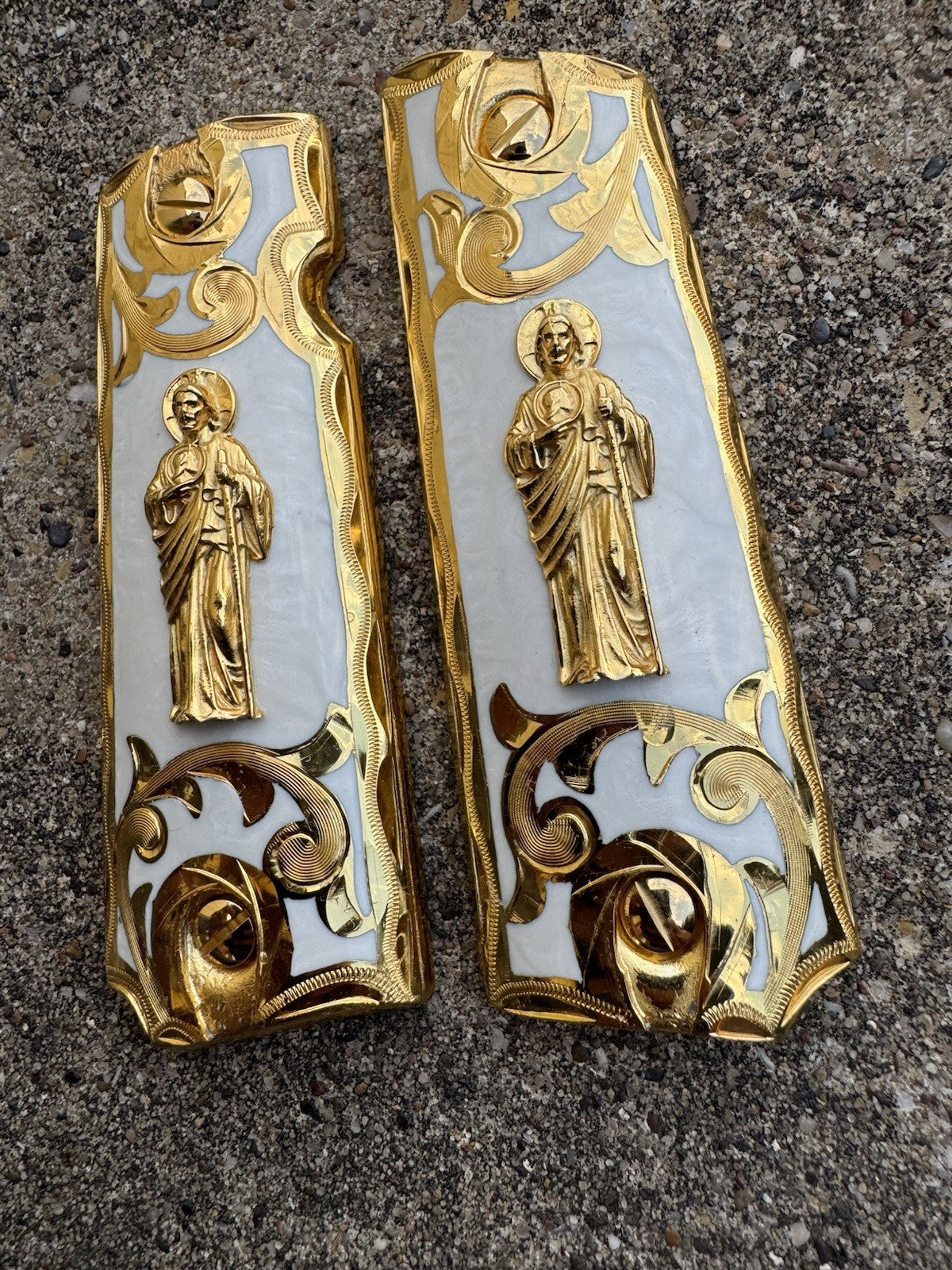 1911 45 38 Super Full Size San Judas Gold Gun Pistol Grip Cachas & 24K Screws