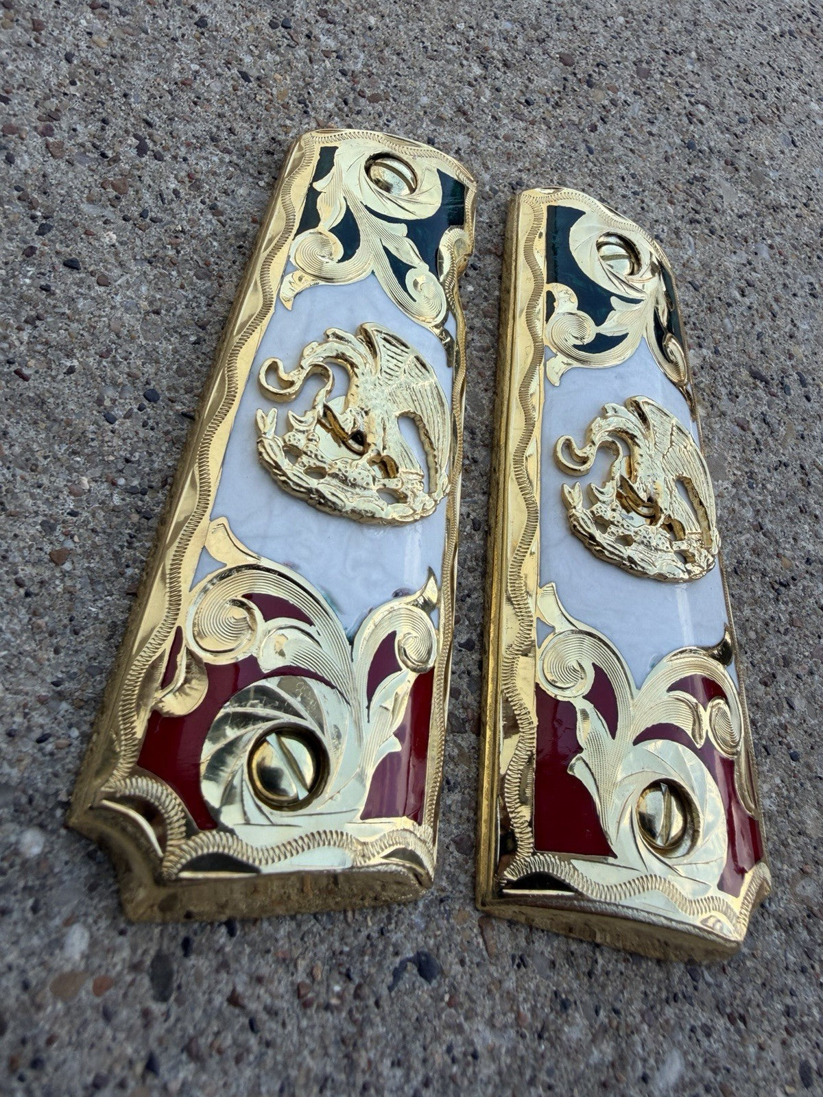 1911 45 38 Super Full Size Mexican Eagle Gold Gun Pistol Grip Cachas & 24K Screw