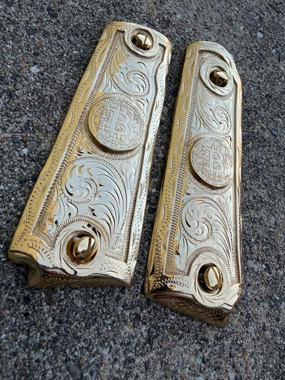 1911 45 38 Super Full Size Bitcoin Gold Gun Pistol Grip Cachas & 24K Screws