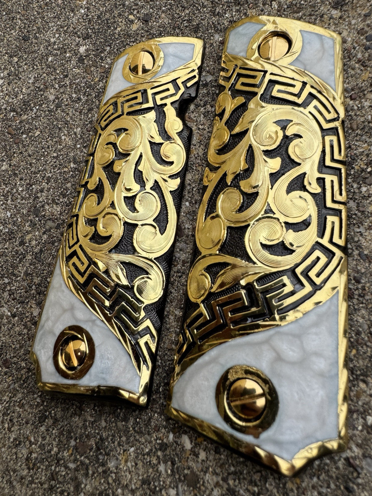 1911 45 38 Super Full Size Gold Gun Pistol Grip Cachas Chapeado & 24K Screws