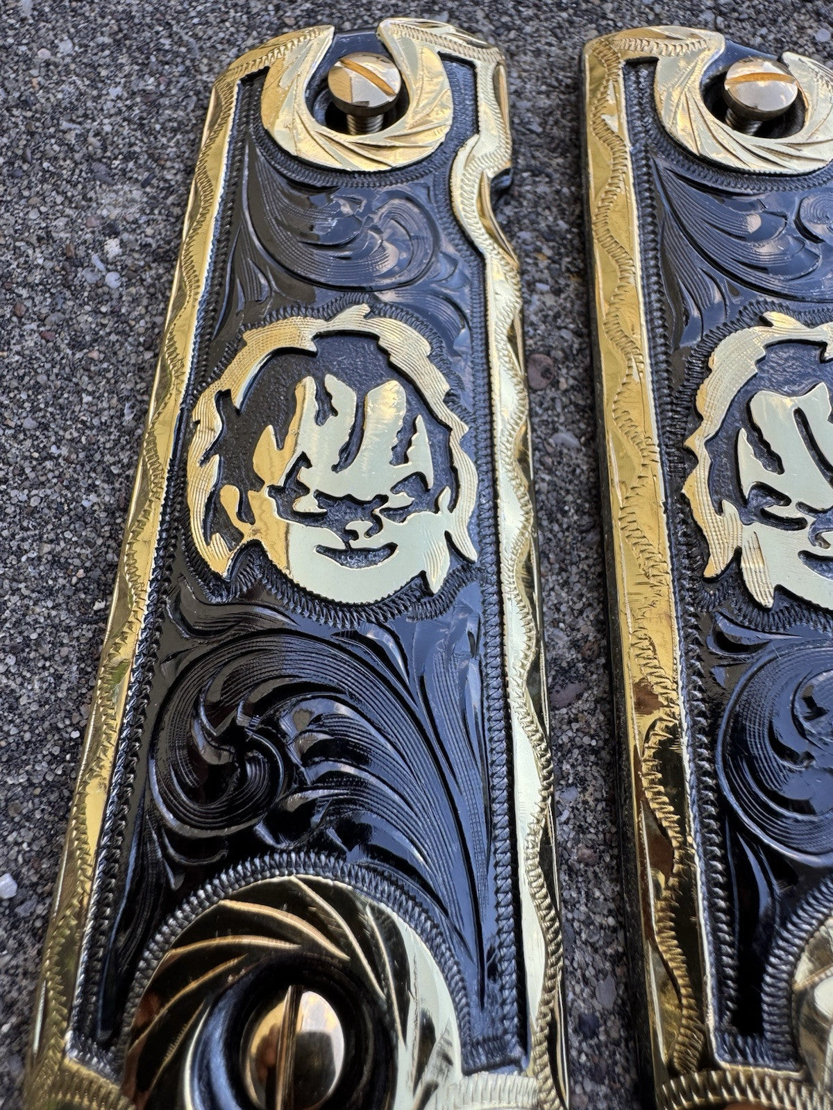 1911 45 38 Super Full Size Chucky Gold Gun Pistol Grip Cachas & 24K Screws