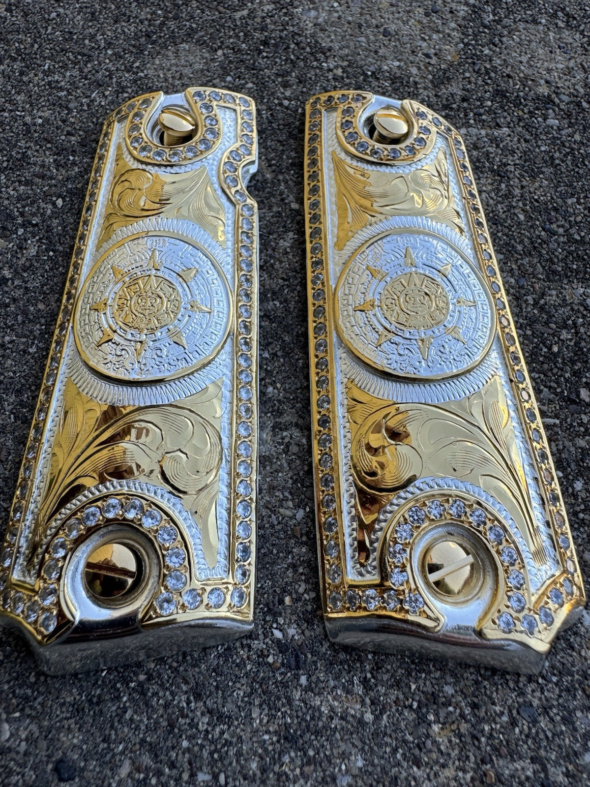 1911 ZIRCONIA 45 38 SUPER COLT AZTEC GOLD GUN PISTOL GRIP CACHAS & 24KSCREW