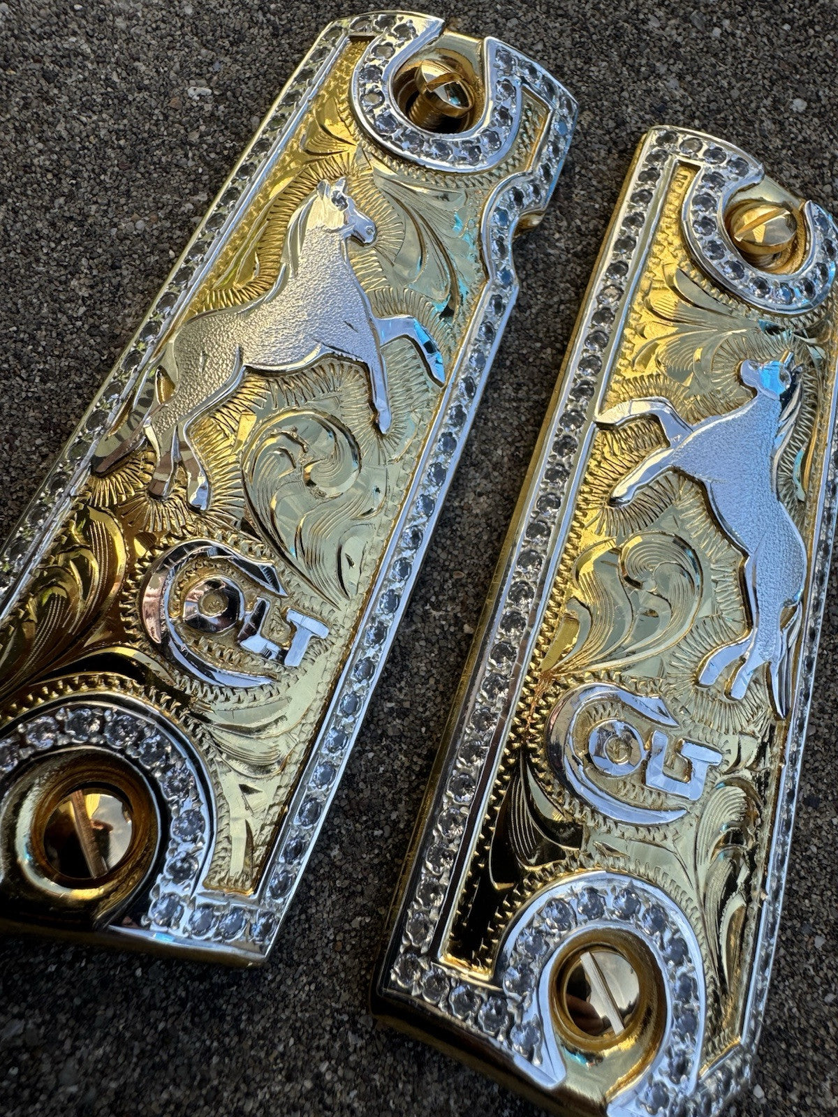 1911 ZIRCONIAS 45 38 SUPER COLT HORSE GOLD GUN PISTOL GRIP CACHAS & 24KSCREW