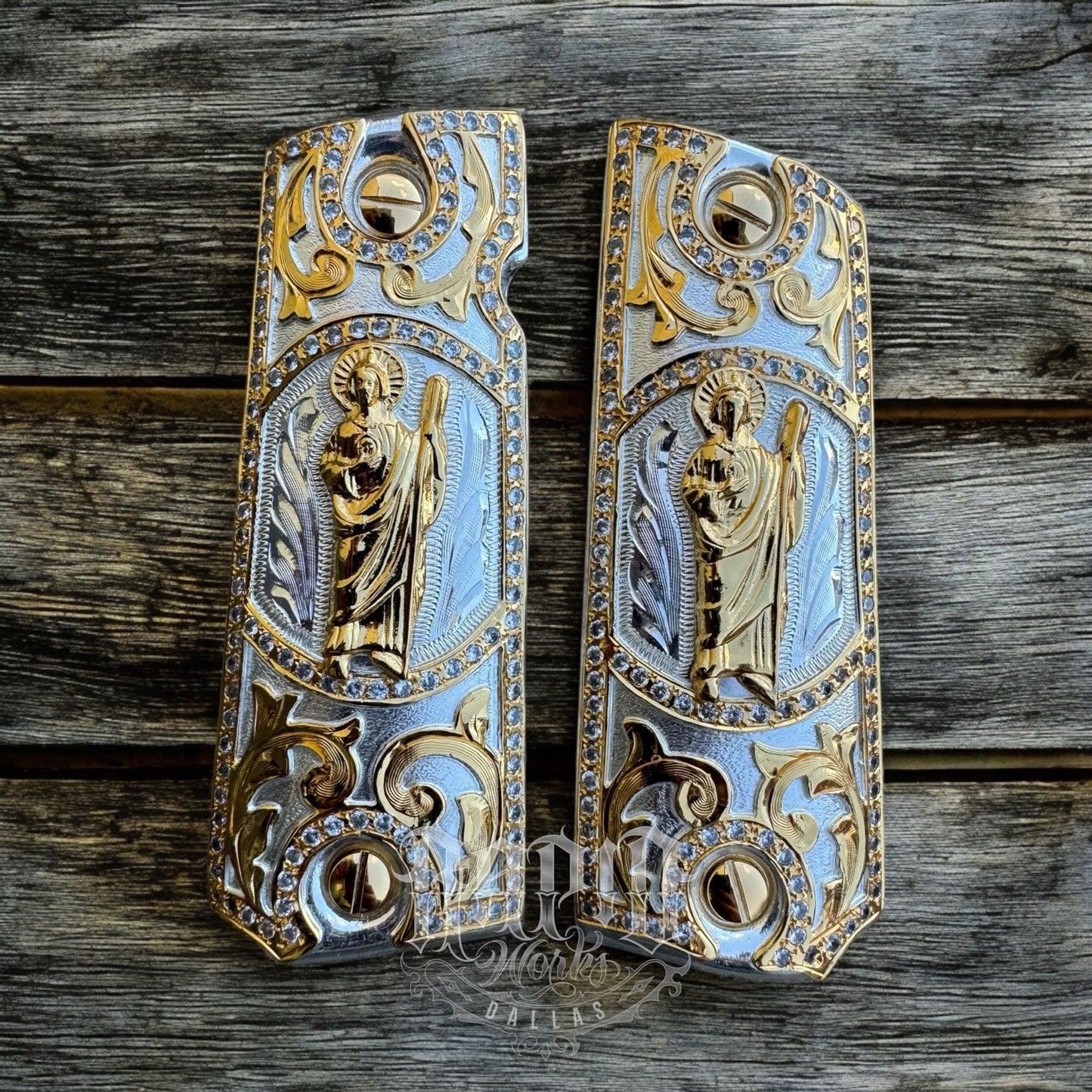 1911 ZIRCONIA 45 38 SUPER COLT SAN JUDAS GOLD GUN PISTOL GRIP CACHAS & 24KSCREW