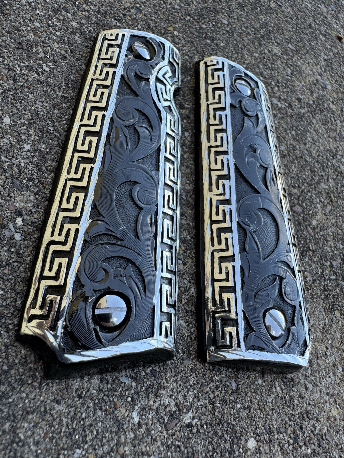 1911 45 38 Super Full Size Scroll Gun Pistol Grip Cachas & Polished Screws