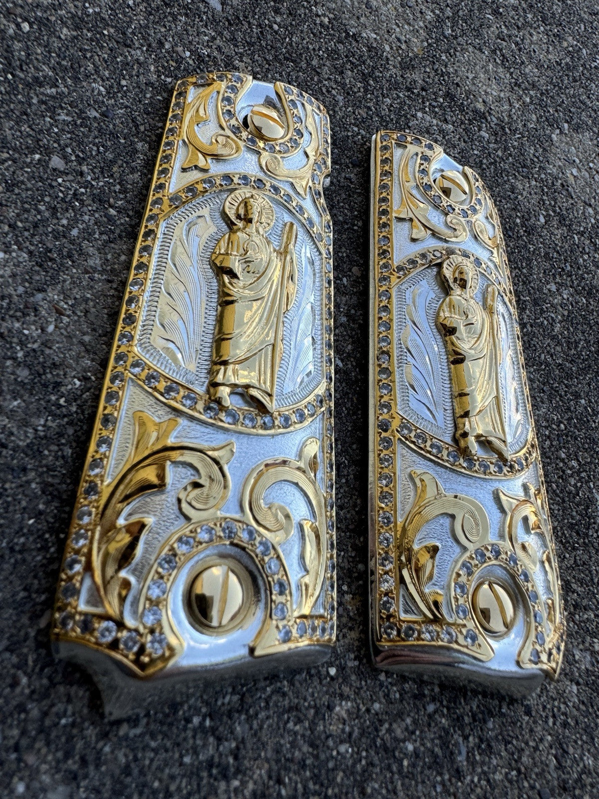 1911 ZIRCONIA 45 38 SUPER COLT SAN JUDAS GOLD GUN PISTOL GRIP CACHAS & 24KSCREW