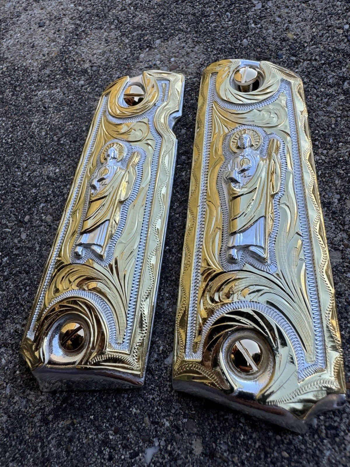 1911 Full Size 45 38 Super San Judas Gold Gun Pistol Grip Cachas & 24K Screws
