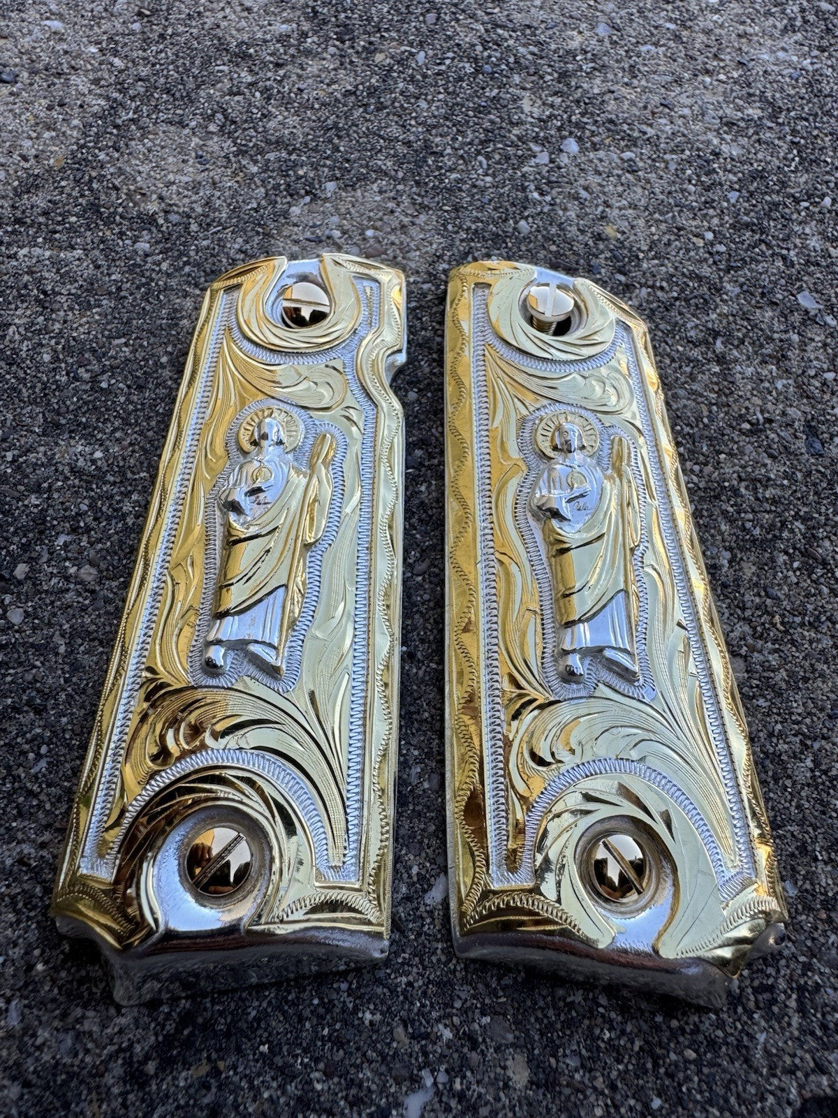 1911 Full Size 45 38 Super San Judas Gold Gun Pistol Grip Cachas & 24K Screws