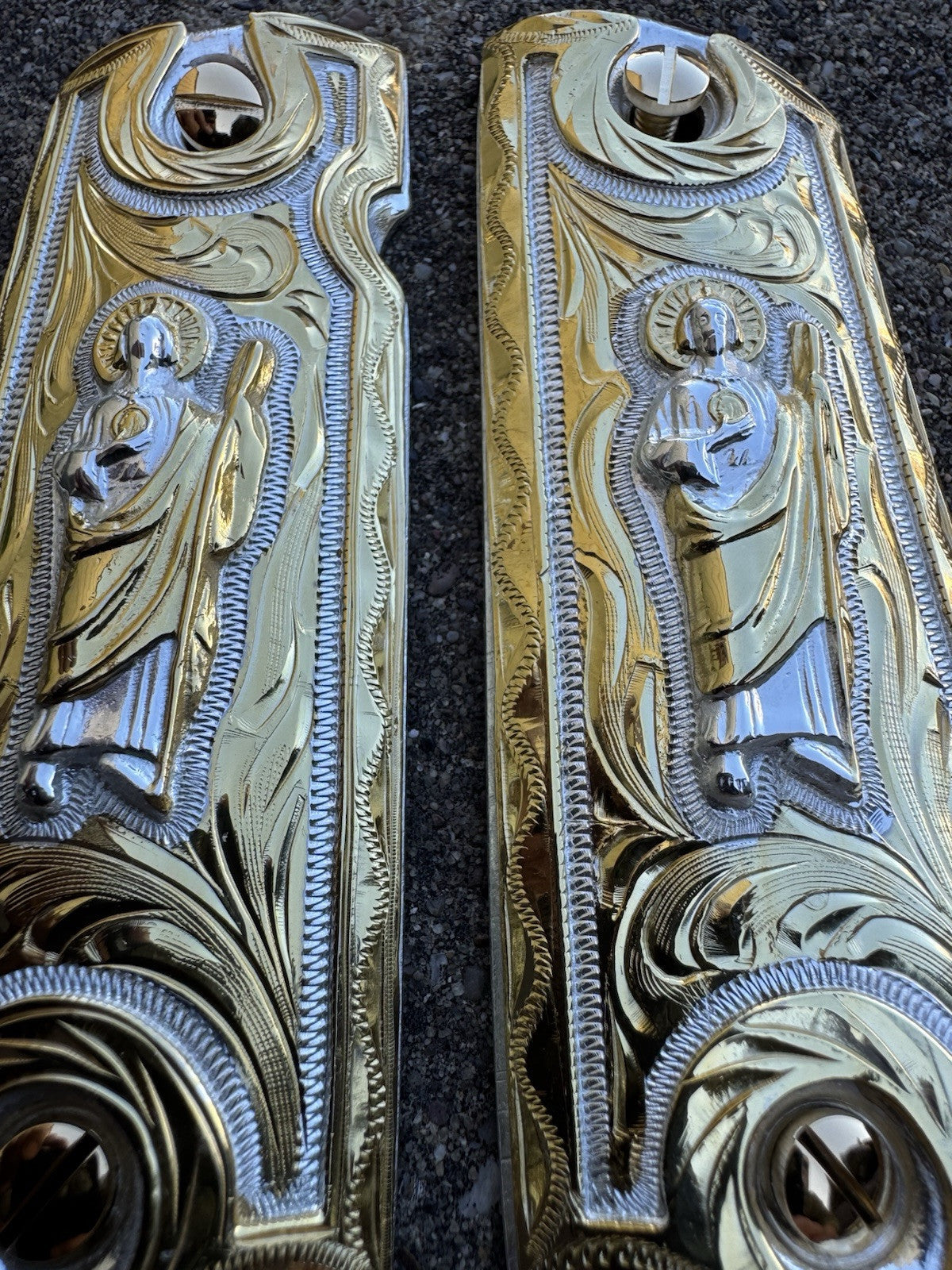 1911 Full Size 45 38 Super San Judas Gold Gun Pistol Grip Cachas & 24K Screws