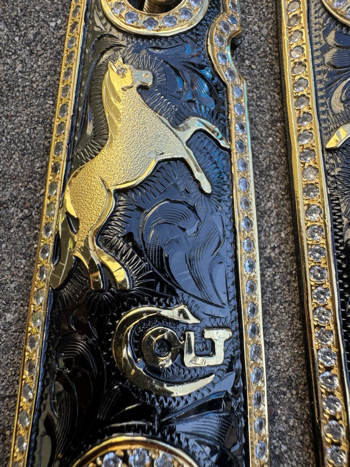 1911 ZIRCONIAS 45 38 SUPER COLT HORSE GOLD GUN PISTOL GRIP CACHAS & 24KSCREW