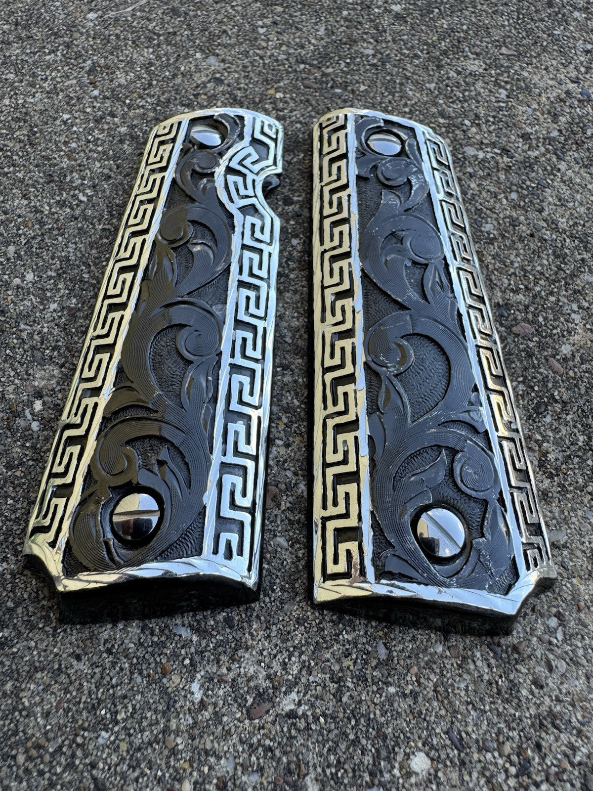 1911 45 38 Super Full Size Scroll Gun Pistol Grip Cachas & Polished Screws