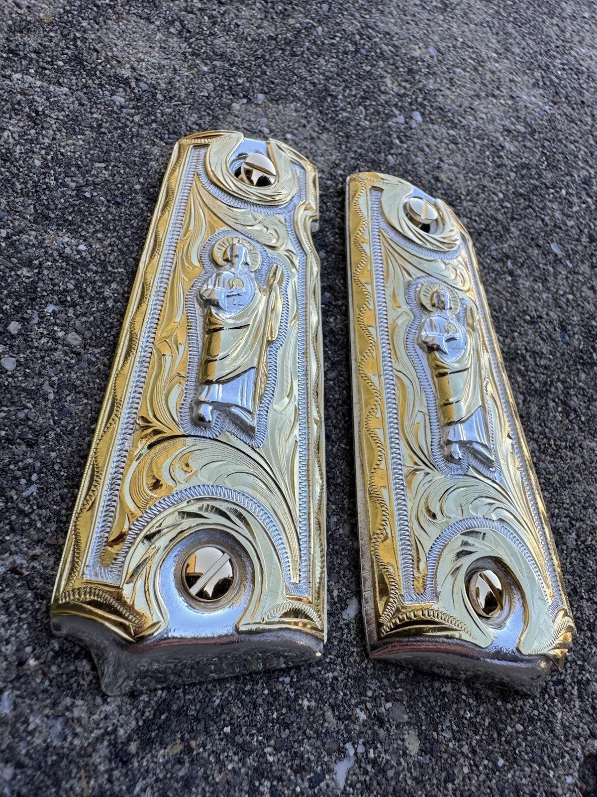 1911 Full Size 45 38 Super San Judas Gold Gun Pistol Grip Cachas & 24K Screws