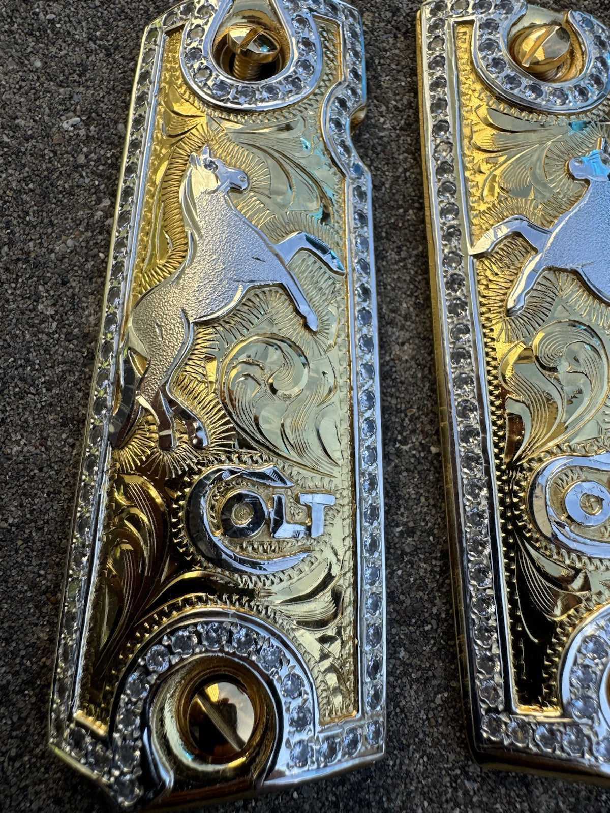1911 ZIRCONIAS 45 38 SUPER COLT HORSE GOLD GUN PISTOL GRIP CACHAS & 24KSCREW