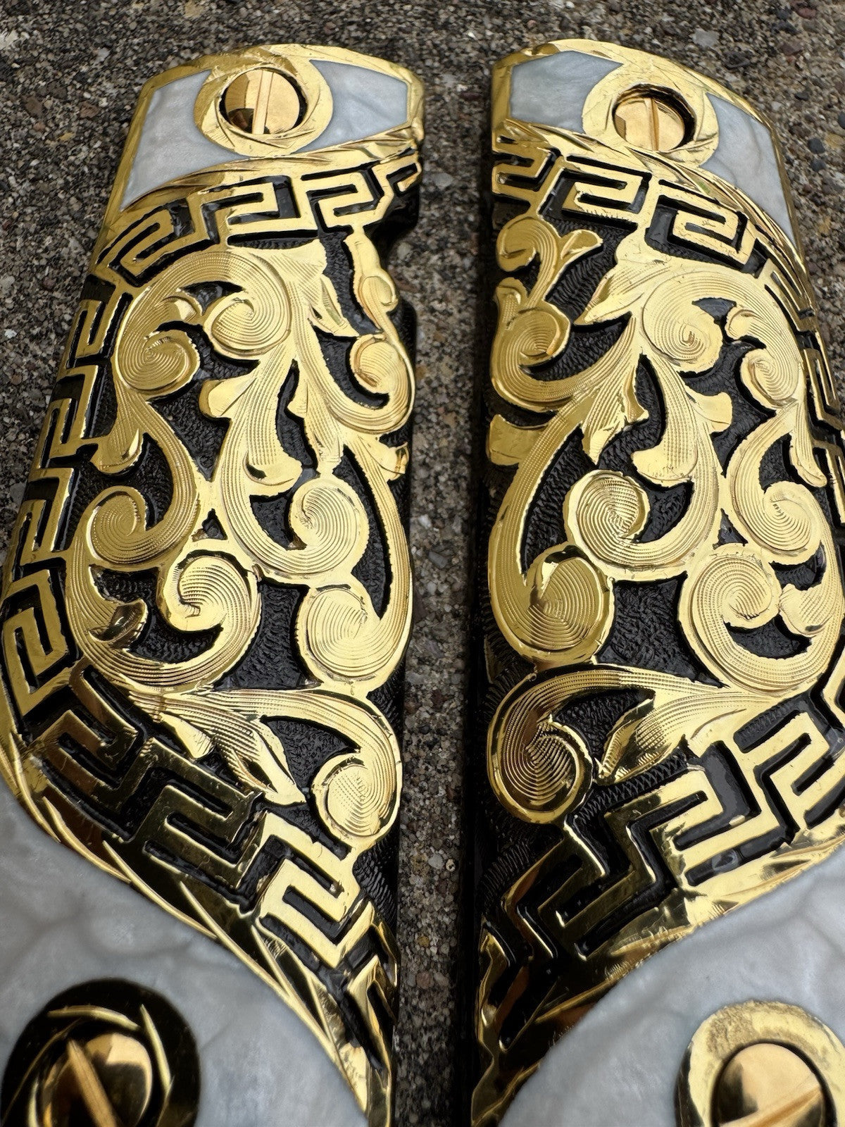 1911 45 38 Super Full Size Gold Gun Pistol Grip Cachas Chapeado & 24K Screws