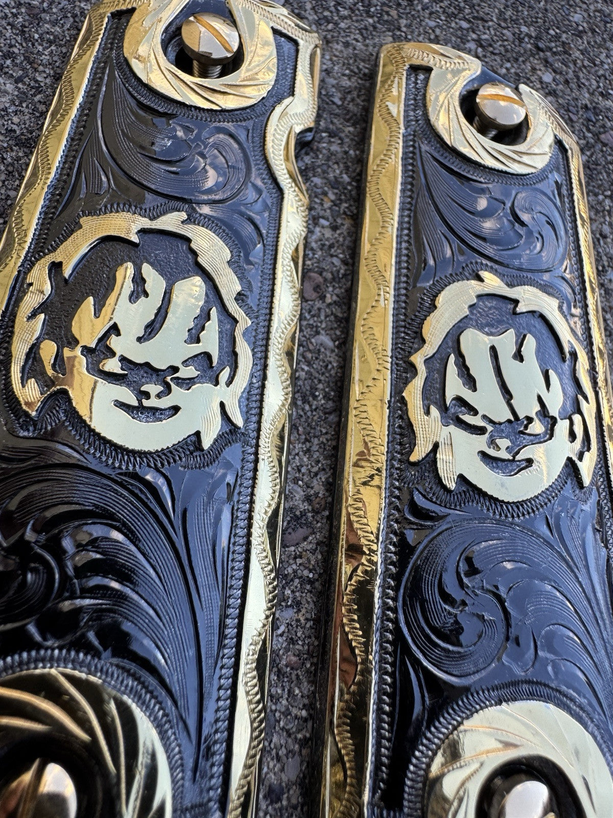 1911 45 38 Super Full Size Chucky Gold Gun Pistol Grip Cachas & 24K Screws