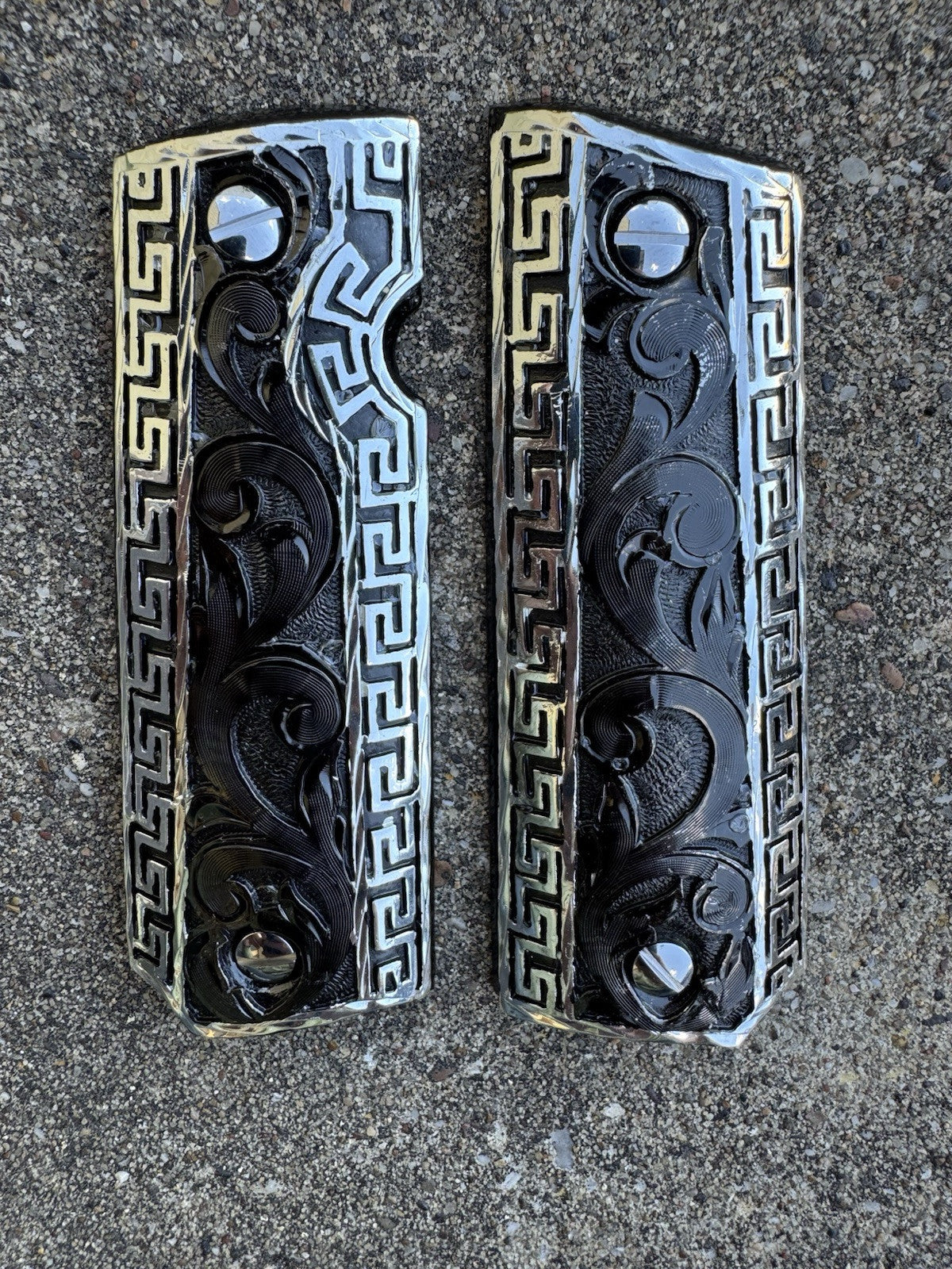 1911 45 38 Super Full Size Scroll Gun Pistol Grip Cachas & Polished Screws