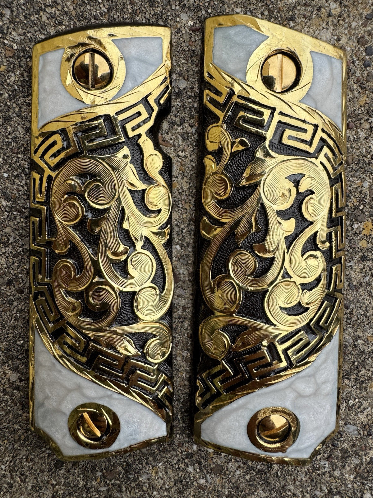 1911 45 38 Super Full Size Gold Gun Pistol Grip Cachas Chapeado & 24K Screws