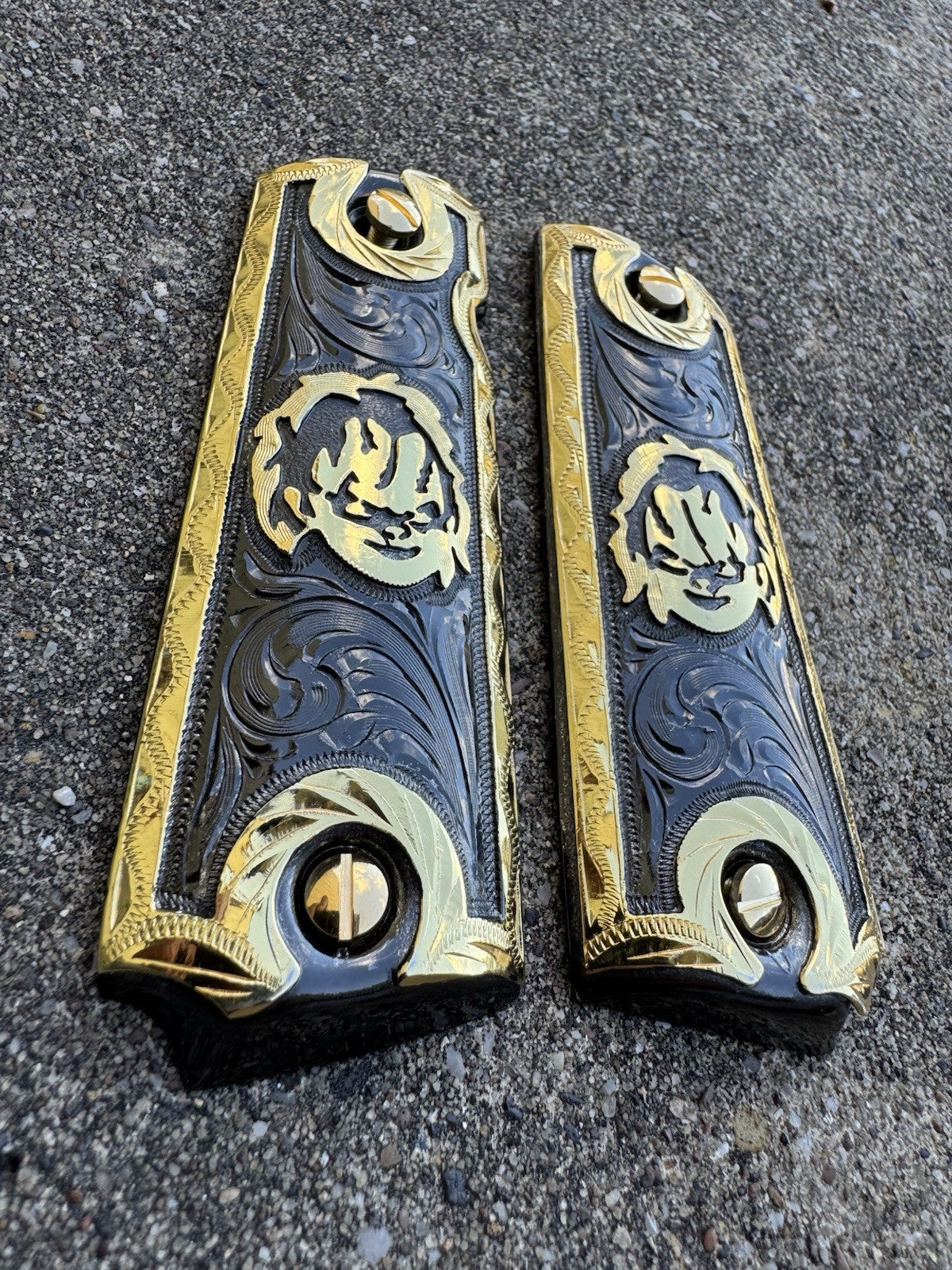 1911 45 38 Super Full Size Chucky Gold Gun Pistol Grip Cachas & 24K Screws