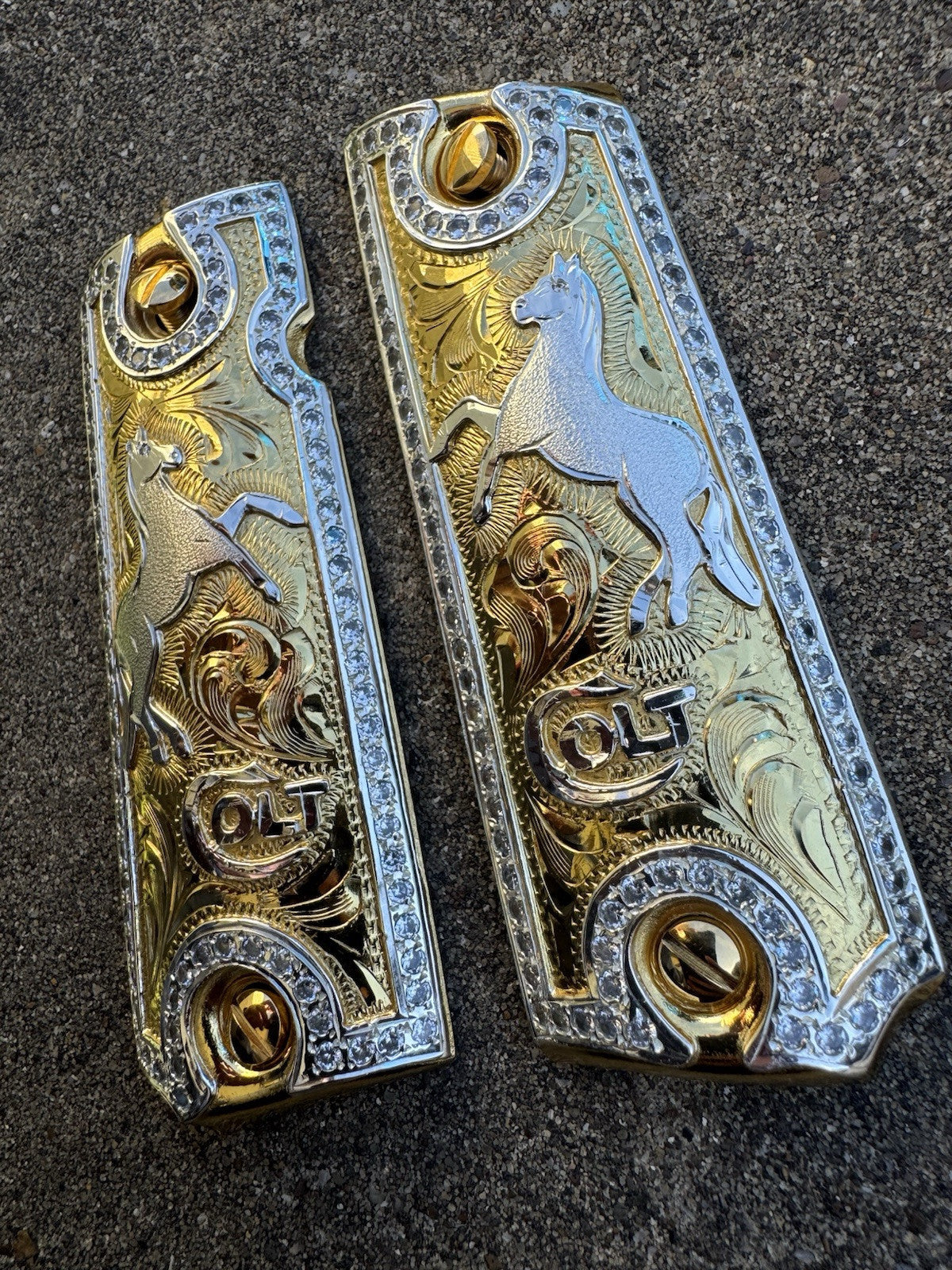 1911 ZIRCONIAS 45 38 SUPER COLT HORSE GOLD GUN PISTOL GRIP CACHAS & 24KSCREW
